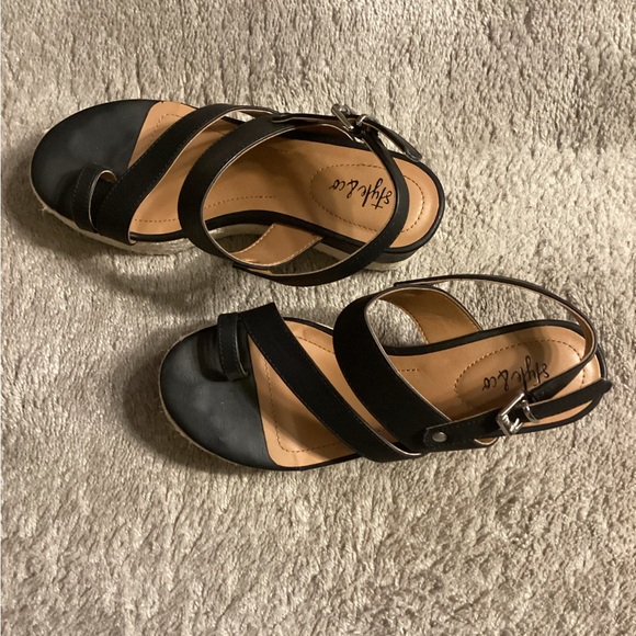 Black Sandals - Picture 2 of 3